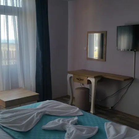 Laz Koyu Hotel *
